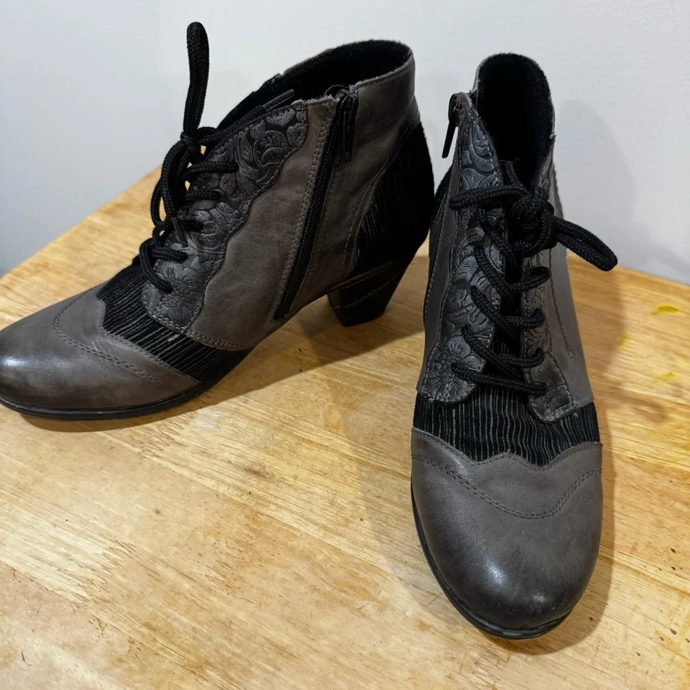 Women's Remonte Cheyenne 89 booties lace up heel size 38 zipper sides